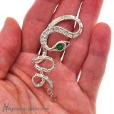 Srebrna nausznica "Wąż" zielony