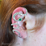 Srebrna nausznica "Wąż" zielony